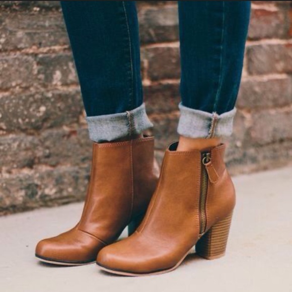 Nordstrom BP. Trolley Ankle Booties in Tan Leather (Size 6.5M) - Picture 1 of 7
